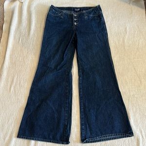 Vintage - Early 00 wide leg, low rise jeans.